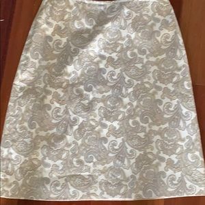 Skirt with side zipper